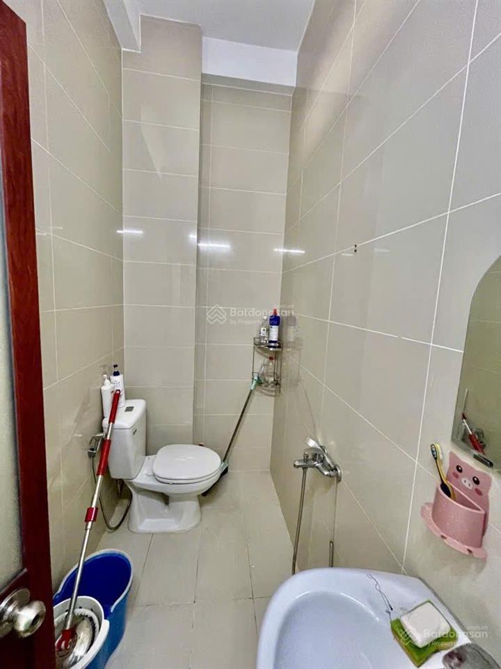 Nhà 5,5x17m  dt 84m2  hẻm rộng 4m  đoàn văn bơ  sổ hoàn công  quận 4  7,6 tỷ