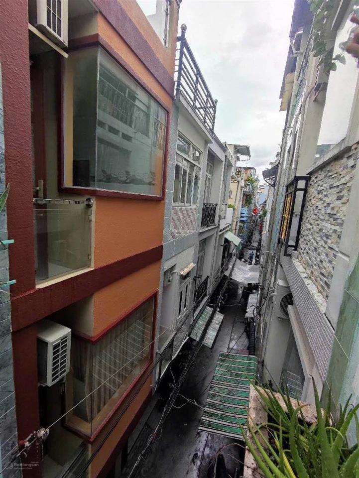 Nhà 3 tầng hoàng diệu 4 chỉ 4,7 tỷ