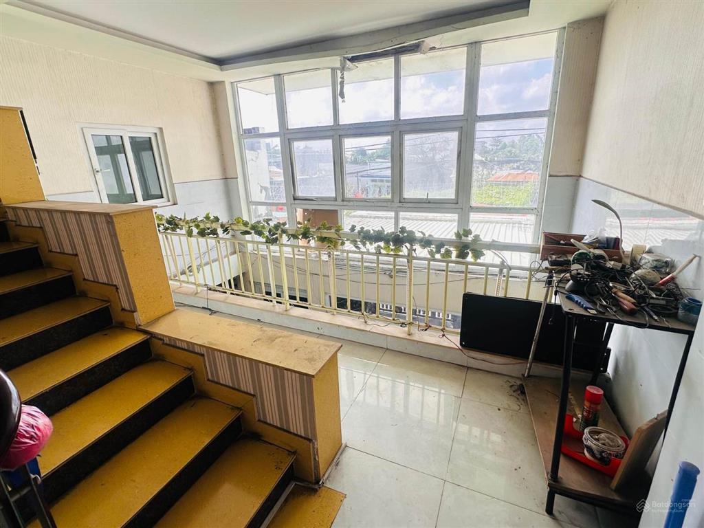 Bán nhà quận 2 mặt tiền đường số  xe tải vivu