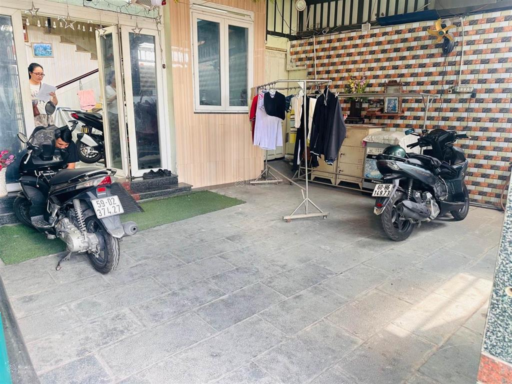 Bán nhà quận 2 mặt tiền đường số  xe tải vivu