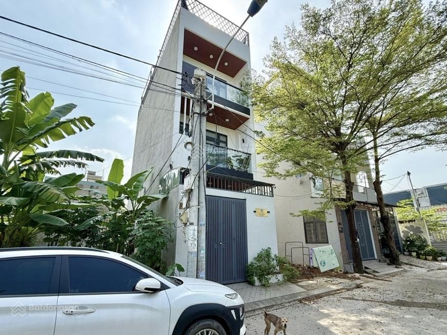 Đất  đường 2 xe tránh nhau  khu phú hữu  quận 9