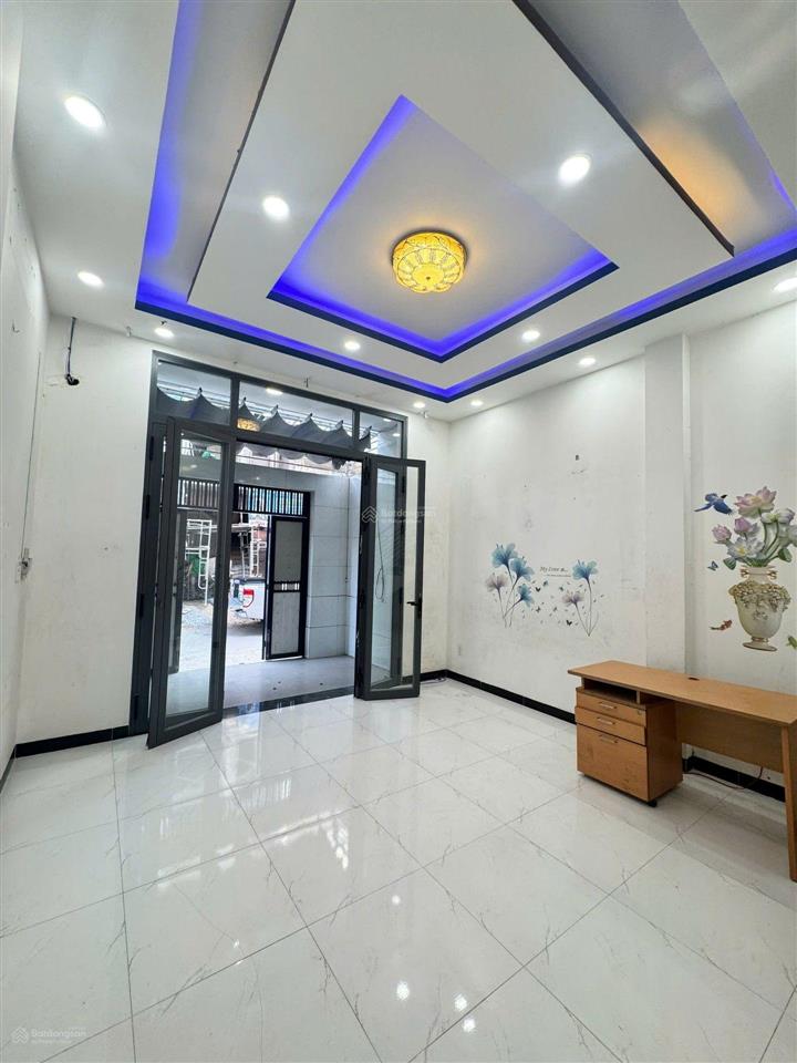 Nhà 3 tầng, mới đẹp, xe hơi vivu, gần đông tăng long quận 9