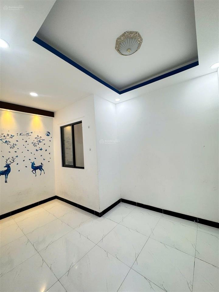 Nhà 3 tầng, mới đẹp, xe hơi vivu, gần đông tăng long quận 9