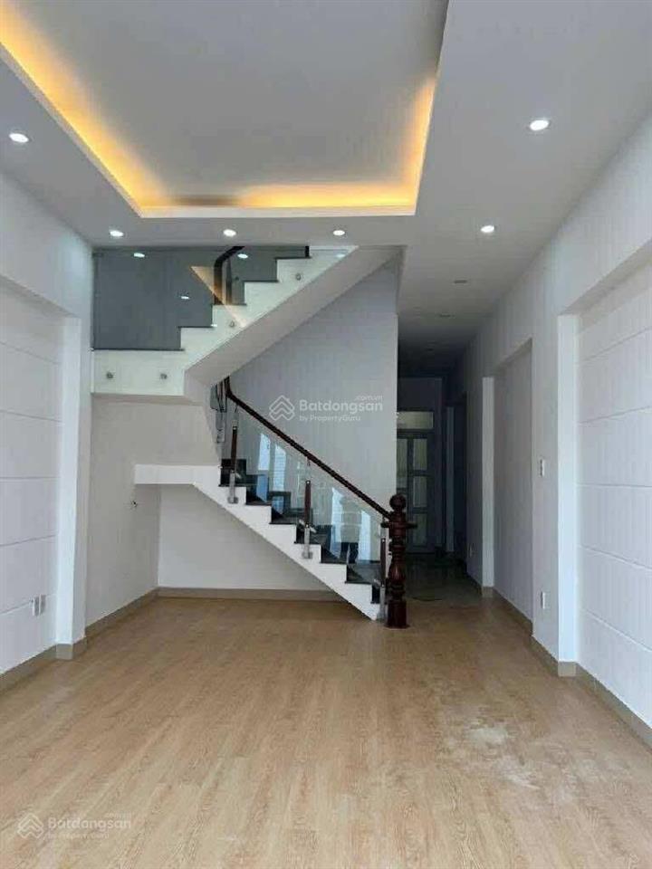 Nhà 3 tầng quận 2 đường xe hơi chỉ hơn 6 tỷ