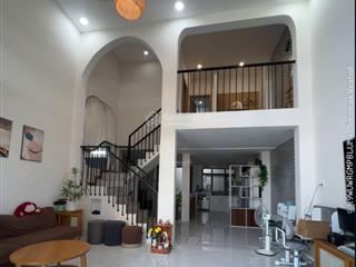 Hơn 8 tỷ. 120m2 biệt thự kiến trúc pháp  quận 2