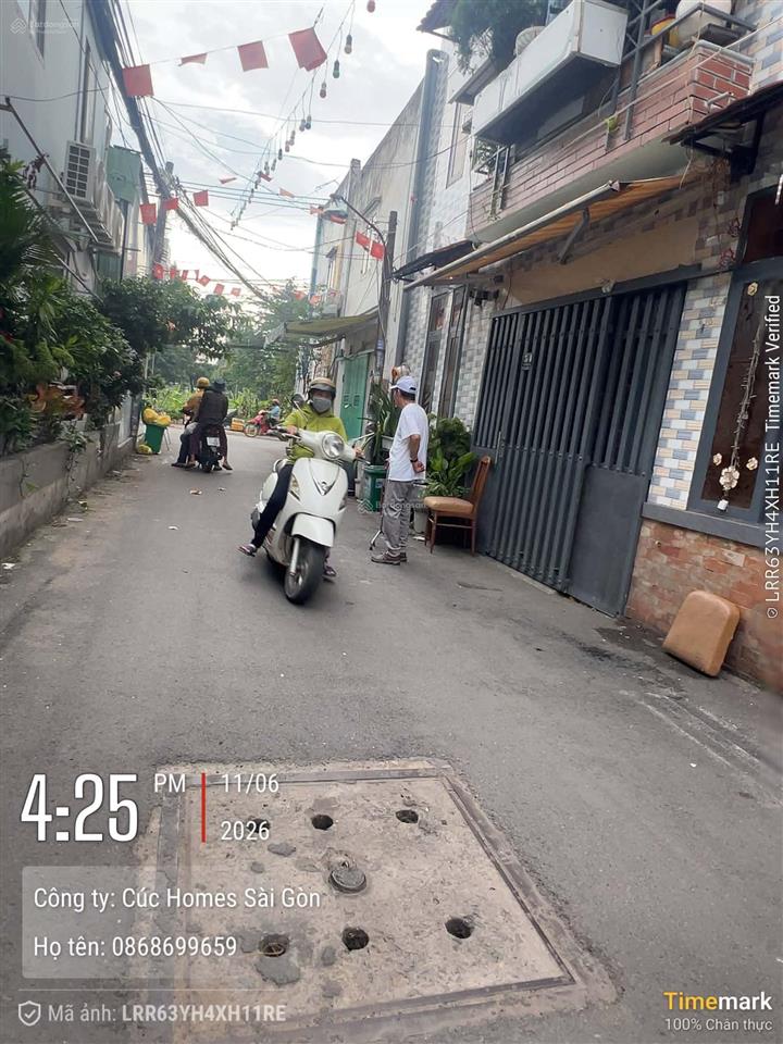 Nhà mới đẹp, thang máy, quận 2, gần chợ tân lập