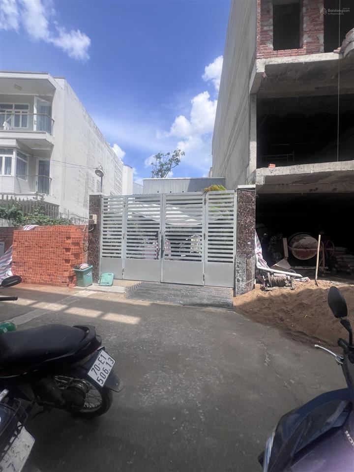 Nhà quận 2, ngang 5, đường xe hơi, giá tốt