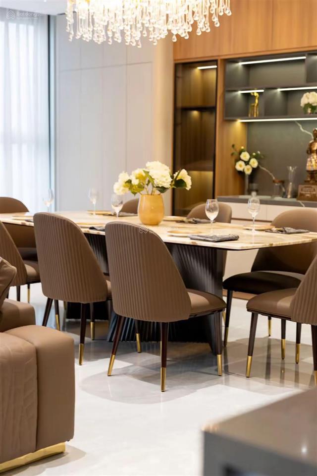 Em cho thuê quỹ căn hộ toà n01t6t7 diện tích từ 104m2 full nội thất và đồ cơ bản giá từ 20tr