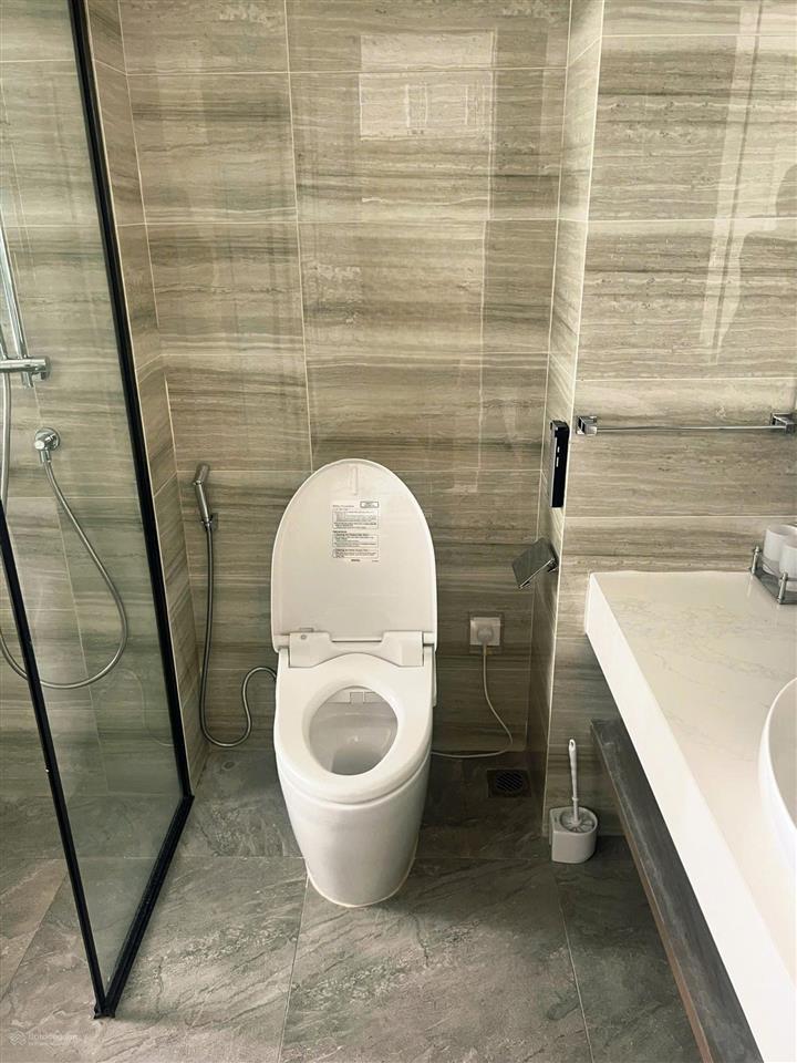 Em cần cho thuê quỹ căn hộ bên 6th 1pn + 1 trở lên đồ cơ bản và full giá chỉ 13tr/th