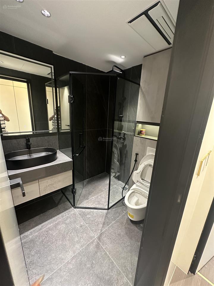 Em cần bán căn hộ 264m2 tại dự án sunshine golden river views sông hồng đẹp dự án.