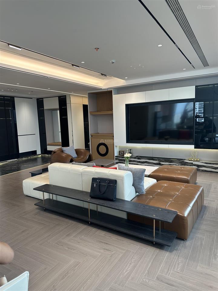 Em cần bán căn hộ 264m2 tại dự án sunshine golden river views sông hồng đẹp dự án.