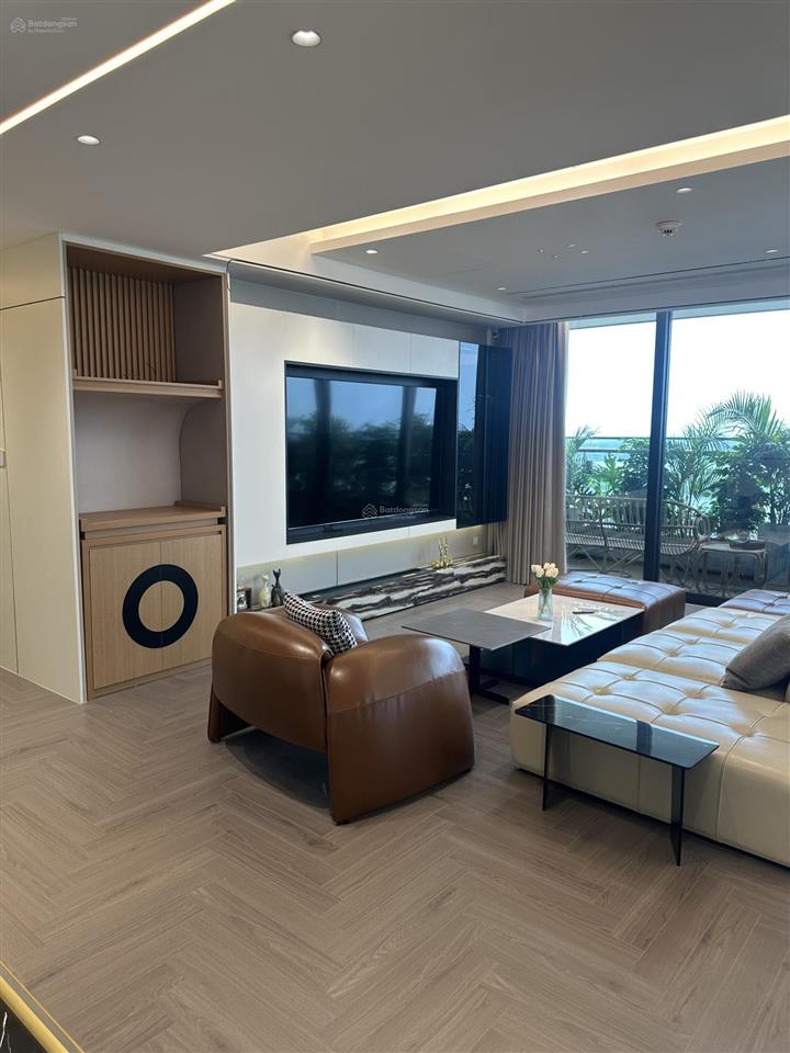 Em cần bán căn hộ 264m2 tại dự án sunshine golden river views sông hồng đẹp dự án.