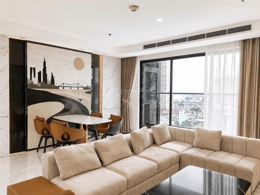 Em cần cho thuê căn 2pn full nội thất và cơ bản, diện tích 92m2 view đẹp, giá thuê chỉ 17tr/th