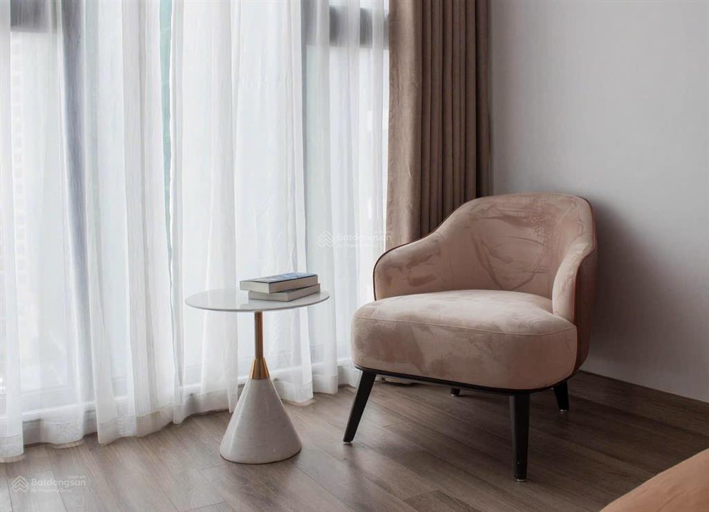 Em cần cho thuê căn 2pn full nội thất và cơ bản, diện tích 92m2 view đẹp, giá thuê chỉ 17tr/th