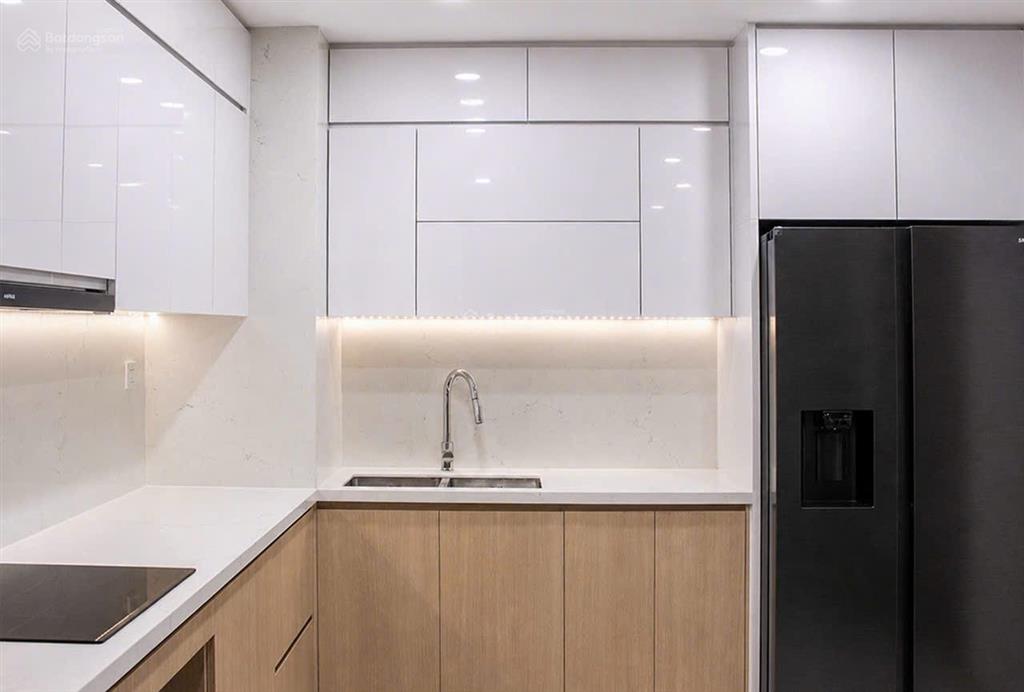 Em cần cho thuê căn 2pn full nội thất và cơ bản, diện tích 92m2 view đẹp, giá thuê chỉ 17tr/th