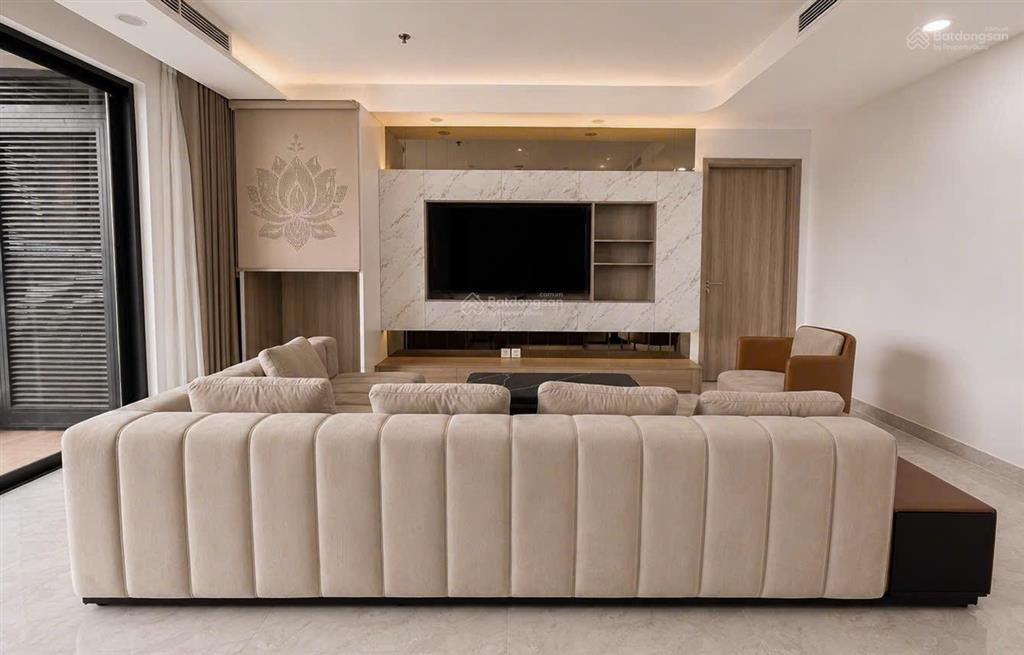 Em cần cho thuê căn 2pn full nội thất và cơ bản, diện tích 92m2 view đẹp, giá thuê chỉ 17tr/th
