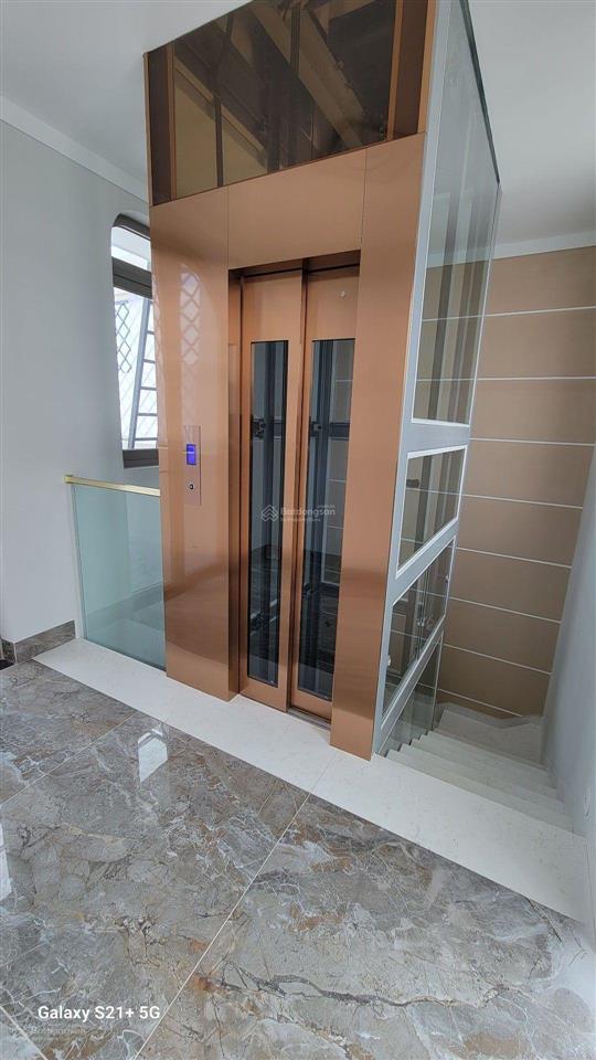 Chuyển công tác nhượng lại nhà mặt tiền 5 tầng mới xây xong