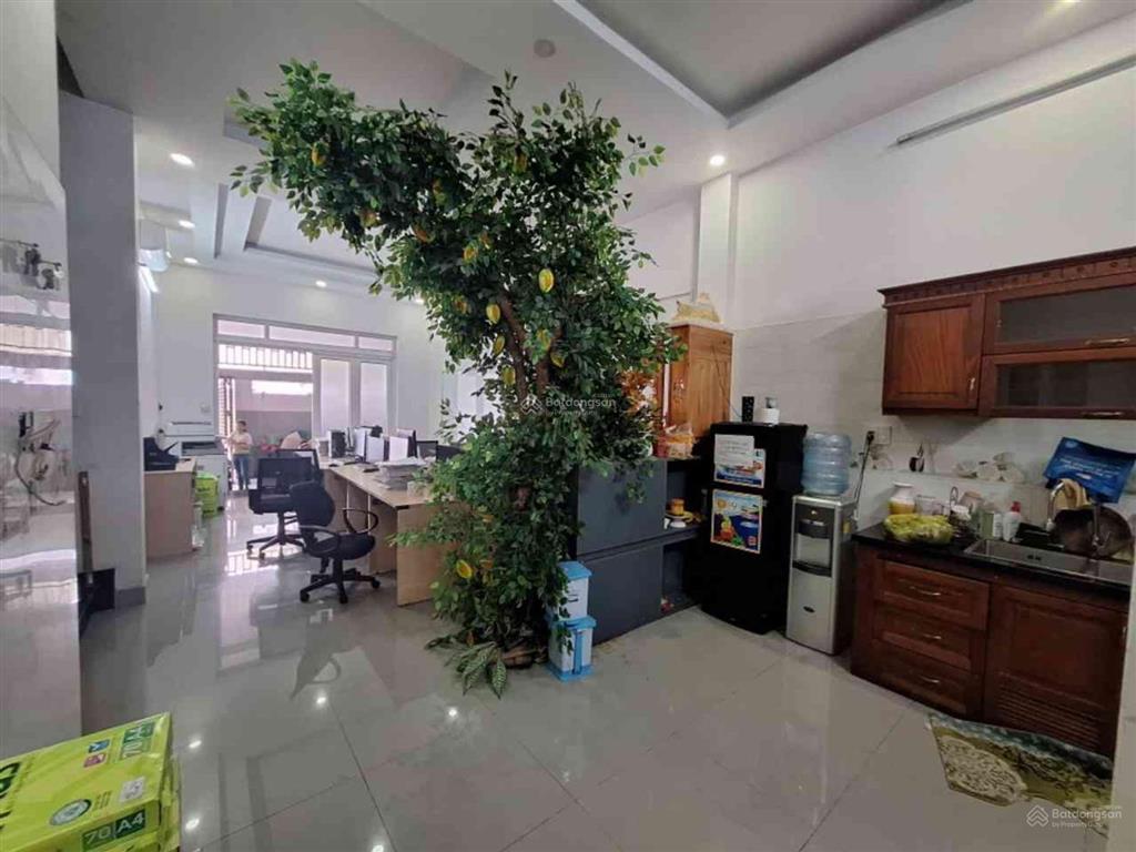 Nhà trung tâm linh đông 117m2, 3 tầng, 4pn, 8.5 tỷ.