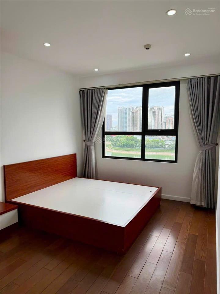 Cho thuê căn 2 ngủ 2 vệ sinh full đồ đẹp tại d'capitale diện tích 73m² tầng trung đẹp, hướng mát