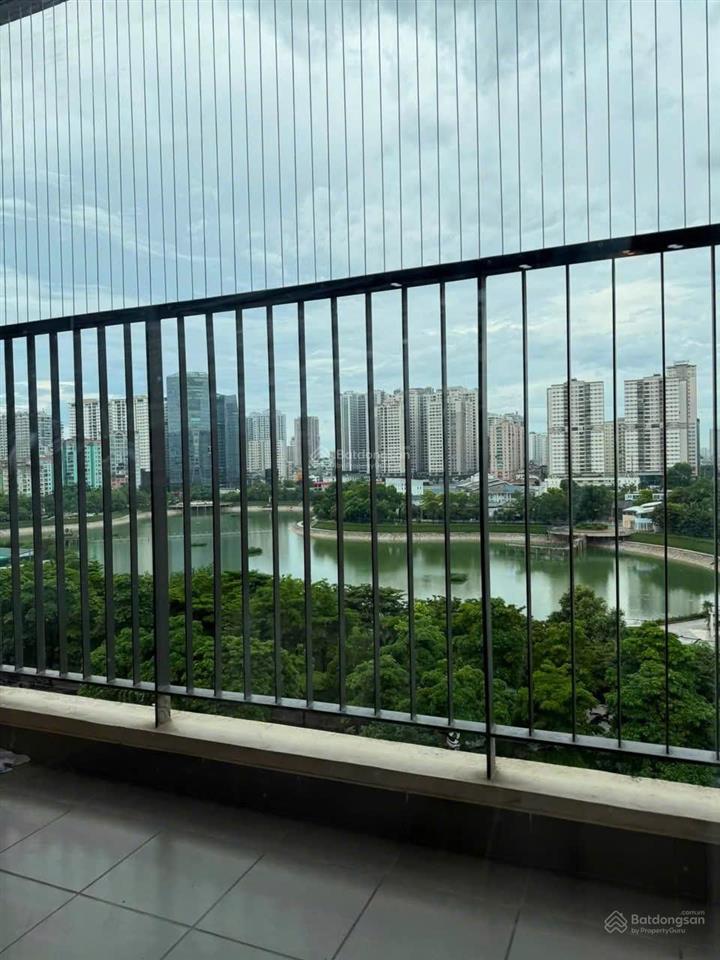 Cho thuê căn 2 ngủ 2 vệ sinh full đồ đẹp tại d'capitale diện tích 73m² tầng trung đẹp, hướng mát