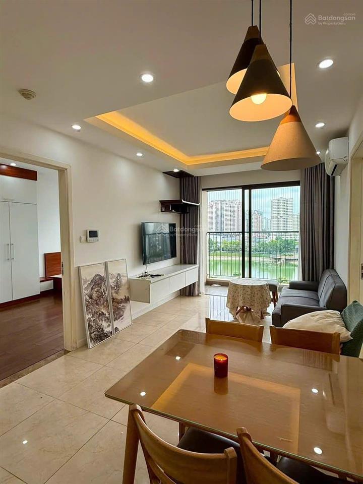 Cho thuê căn 2 ngủ 2 vệ sinh full đồ đẹp tại d'capitale diện tích 73m² tầng trung đẹp, hướng mát