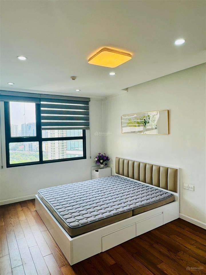 Bán căn hộ 2 ngủ tòa c6 d'capitale