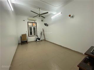 Cho thuê dài hạn nhà riêng, 4 tầng, 1 tum, 3 mặt thoáng