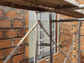 Đất bao xây dựng theo yêu cầu , cách trường học 2,5km , 50m ra đường lớn , có hàng quán , cửa hàng.