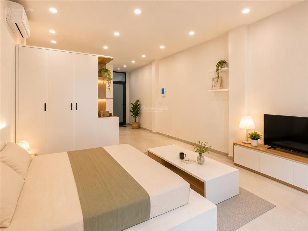 Cho thuê studio tách bếp cửa sổ đường nhất chi mai, quận tân bình  ngay etown cộng hoà