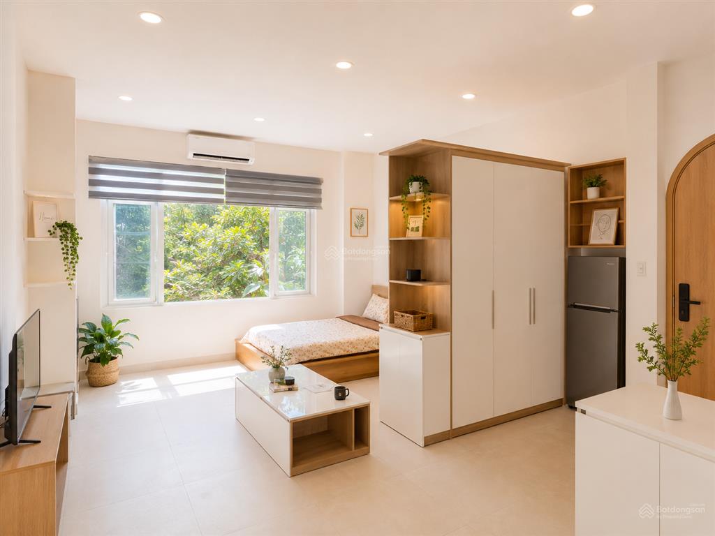 Cho thuê studio tách bếp cửa sổ đường nhất chi mai, quận tân bình  ngay etown cộng hoà