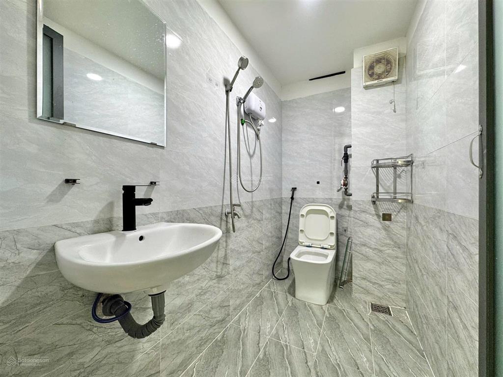 Cho thuê studio tách bếp cửa sổ đường nhất chi mai, quận tân bình  ngay etown cộng hoà