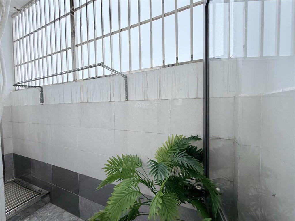 Cho thuê căn hộ studio mới ban công đường nhất chi mai, quận tân bình  3 phút qua etown cộng hoà