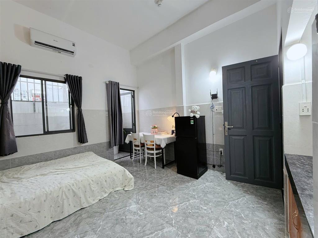 Cho thuê căn hộ studio mới ban công đường nhất chi mai, quận tân bình  3 phút qua etown cộng hoà