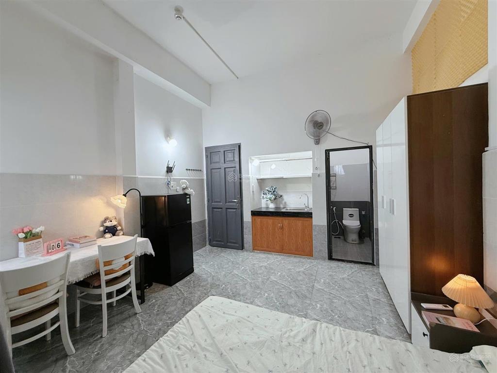 Cho thuê căn hộ studio mới ban công đường nhất chi mai, quận tân bình  3 phút qua etown cộng hoà