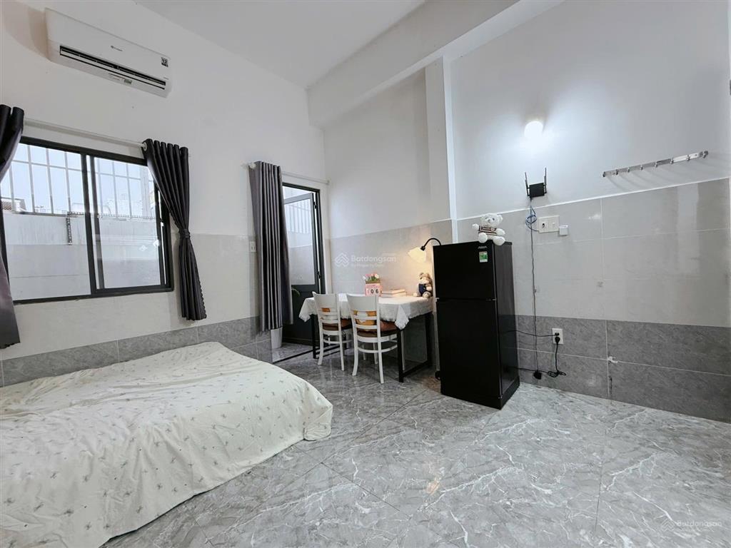 Cho thuê căn hộ studio mới ban công đường nhất chi mai, quận tân bình  3 phút qua etown cộng hoà