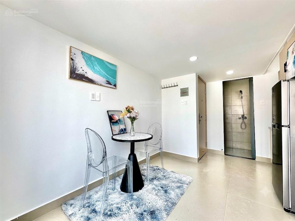 Cho thuê căn hộ duplex mới ban công đường cộng hòa, quận tân bình  đối diện etown