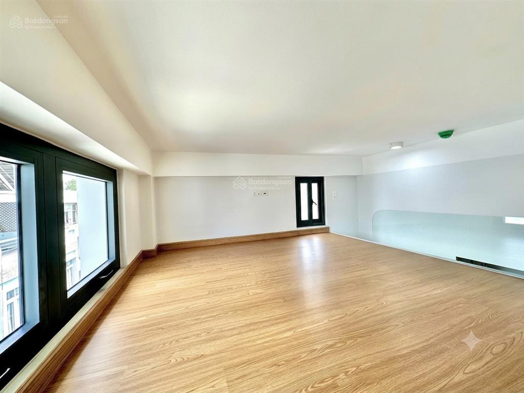 Cho thuê căn hộ duplex mới ban công đường cộng hòa, quận tân bình  đối diện etown