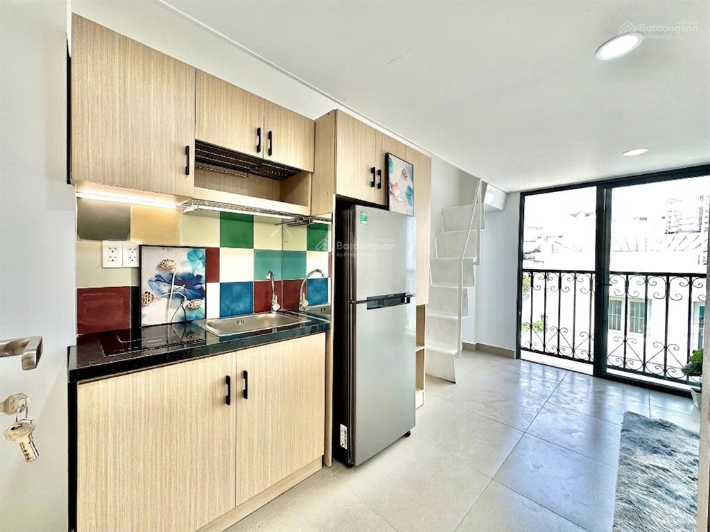 Cho thuê căn hộ duplex mới ban công đường cộng hòa, quận tân bình  đối diện etown