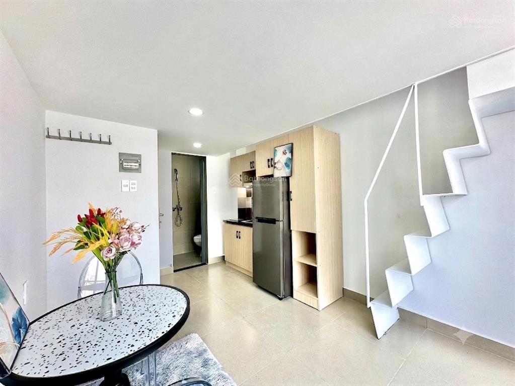Cho thuê căn hộ duplex mới ban công đường cộng hòa, quận tân bình  đối diện etown