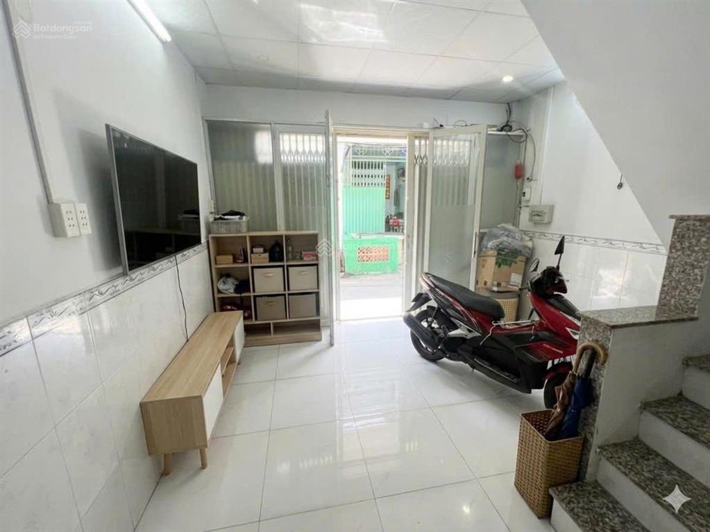 Nhà mới 3 tháng 2  dtsd 62m2  shr vuông vức  trung tâm quận 11  80m ra mặt tiền  giá 4 tỷ