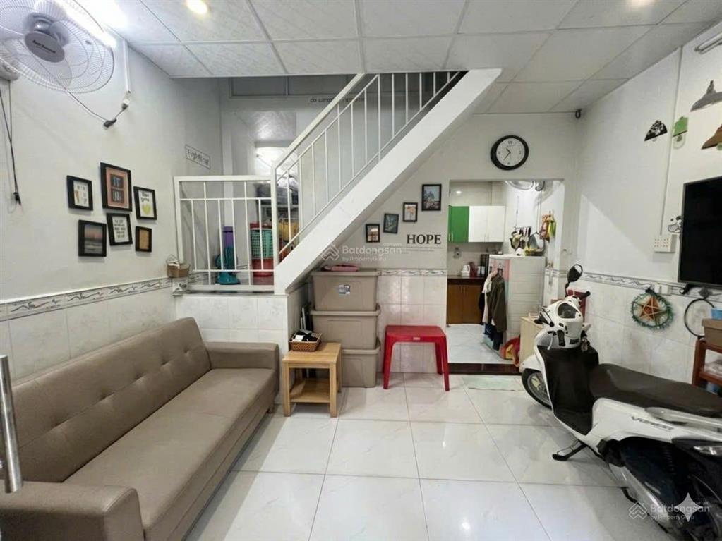 Nhà mới 3 tháng 2  dtsd 62m2  shr vuông vức  trung tâm quận 11  80m ra mặt tiền  giá 4 tỷ