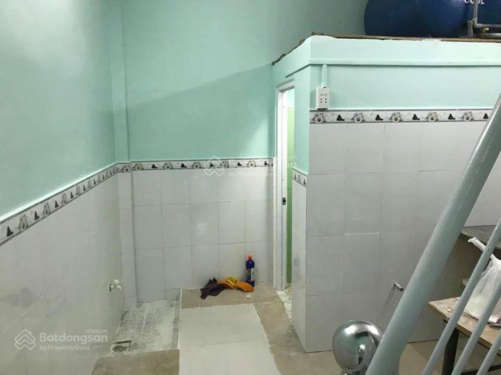 Bán nhà trung chánh hóc môn, 1 trệt 1 lầu 71m2, shr, giá chỉ 2 tỷ 150