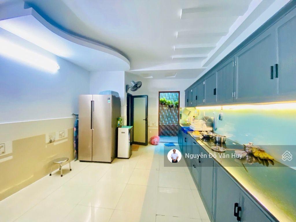 (194.177) tân phú  9 tỷ  70m²  hxh gần aeon mall  5pn  hướng tây