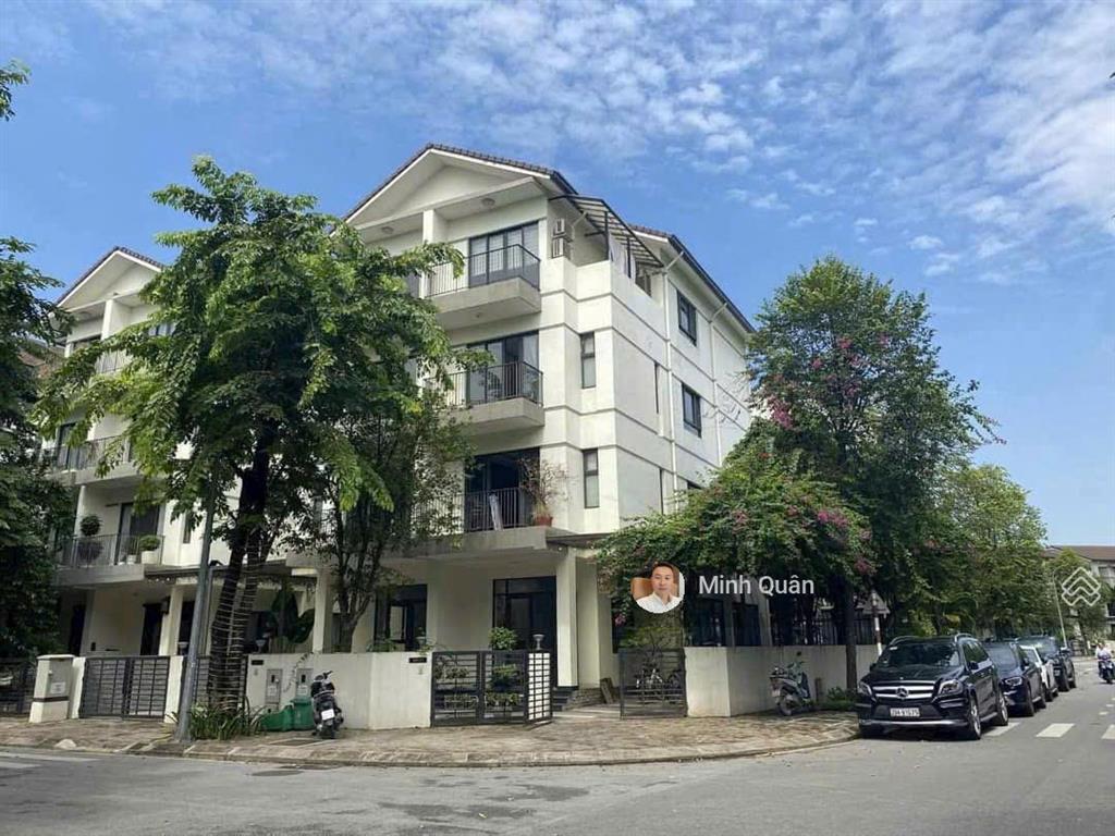 Biệt thự góc siêu đẹp vinhomes thăng long 197 m2 giá chỉ còn 39 tỷ