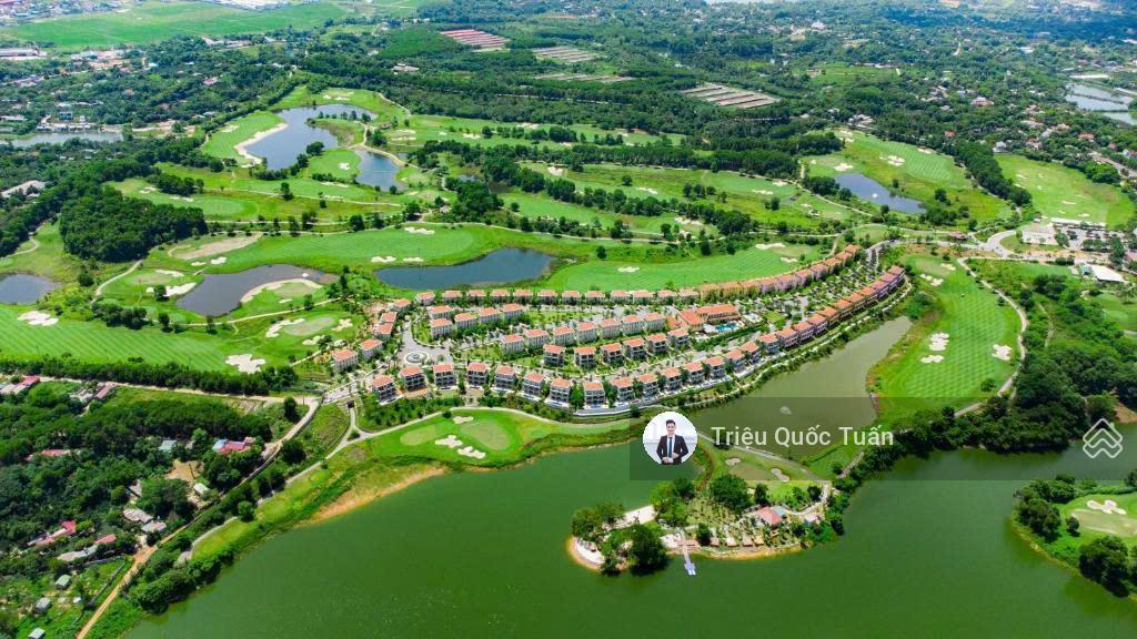Bán căn biệt thự diện tích 320m2 tại dự án sân golf skylake chương mỹ, hà nội