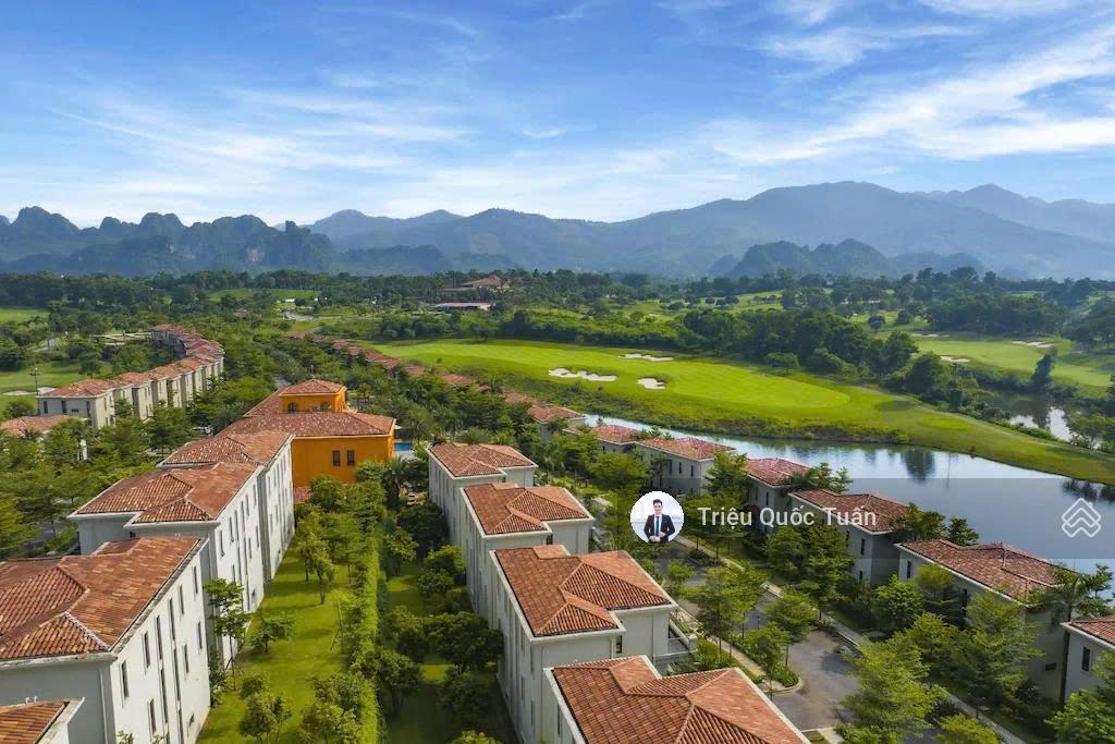 Bán căn biệt thự diện tích 320m2 tại dự án sân golf skylake chương mỹ, hà nội