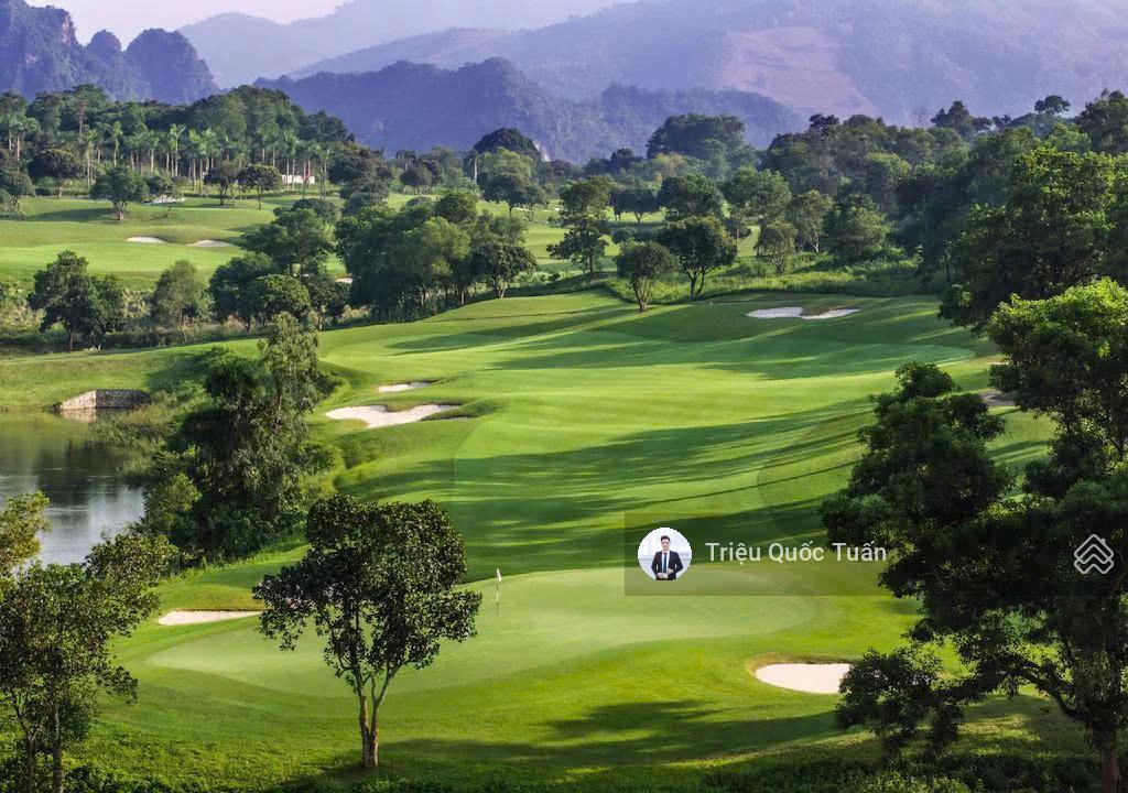 Bán căn biệt thự diện tích 320m2 tại dự án sân golf skylake chương mỹ, hà nội