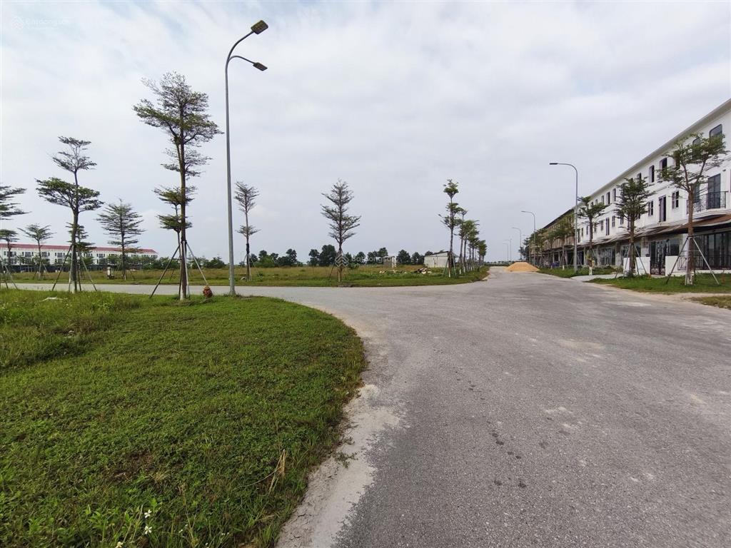4.xty (x siêu nhỏ) nhà 3 tầng 7*16m royal park huế