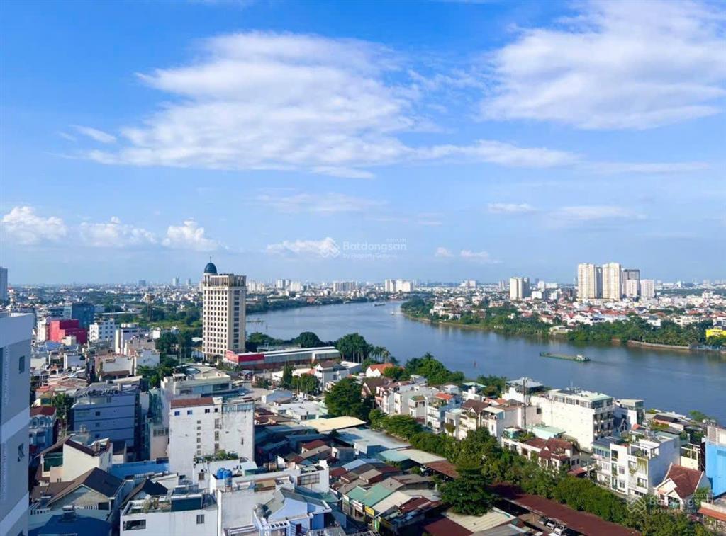 Bán căn hộ chung cư ngay tân cảng 80m2 bình thạnh