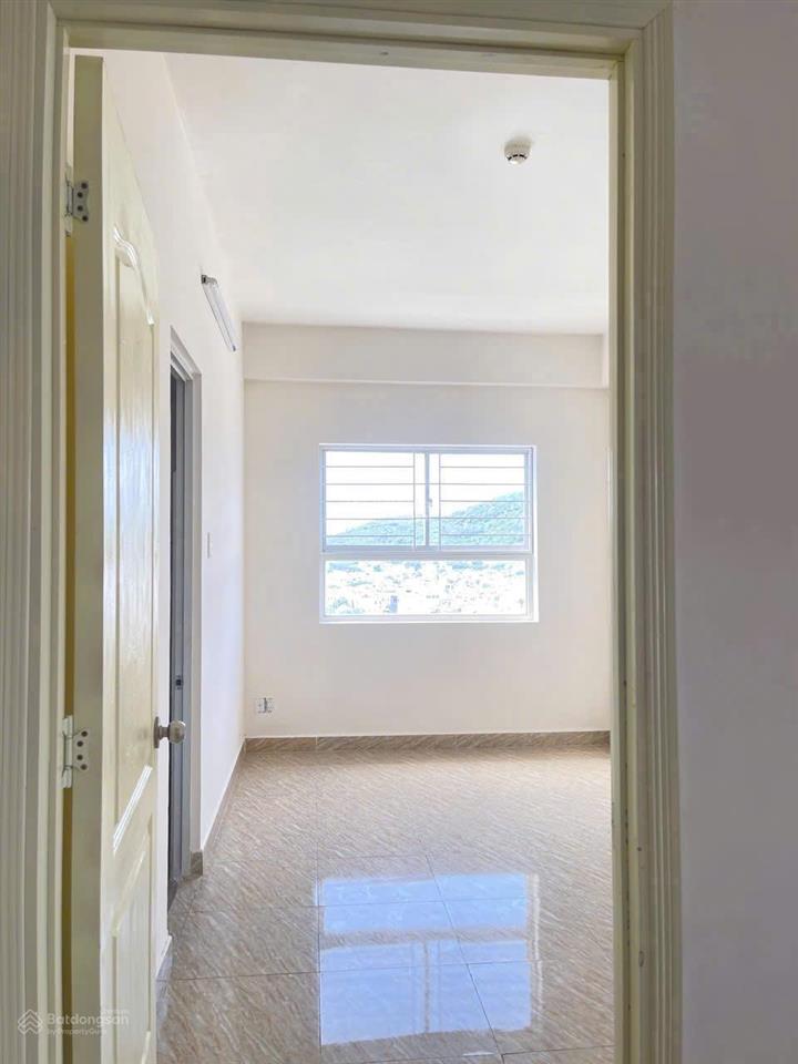 Bán căn hộ hoàng quân nha trang căn góc 2pn giá tốt